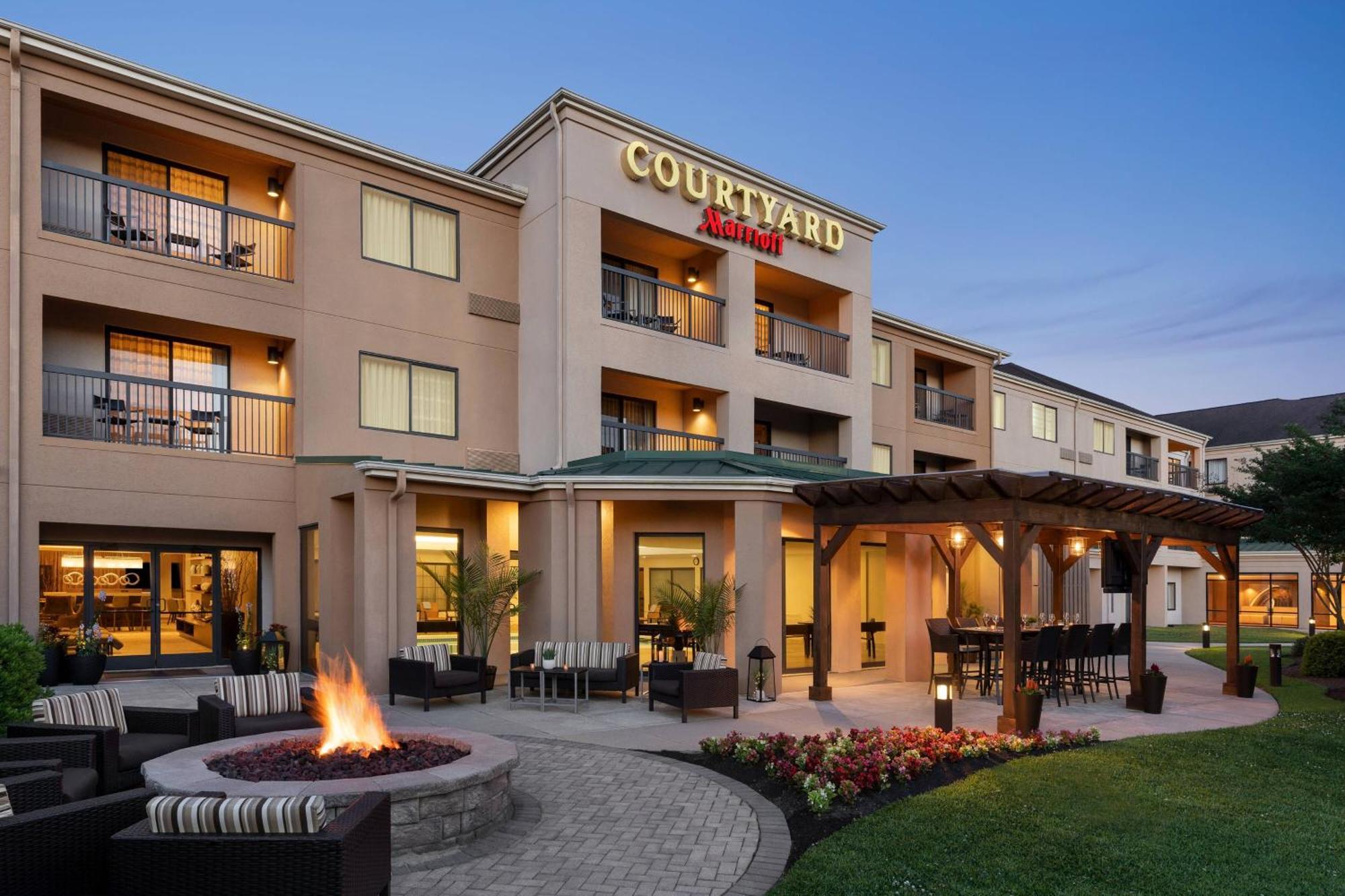 Courtyard Greenville Exterior photo