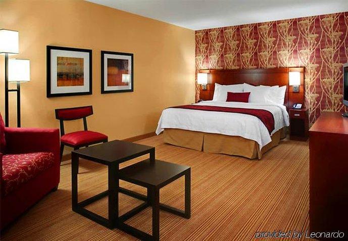 Courtyard Greenville Room photo